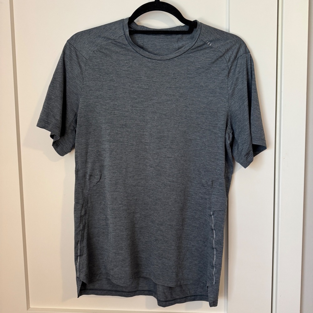Lululemon Metal Vent Tech 2.0 Short Sleeve Shirt Mens Heathered Gray Blue Sz S
